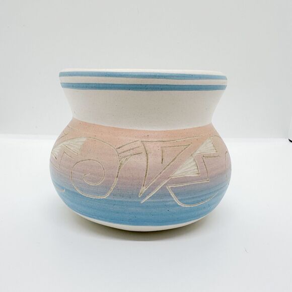 Vintage Handmade Navajo Pottery Southwest Etched Signed Pastel Pink Blue Pot 80s - Picture 1 of 8